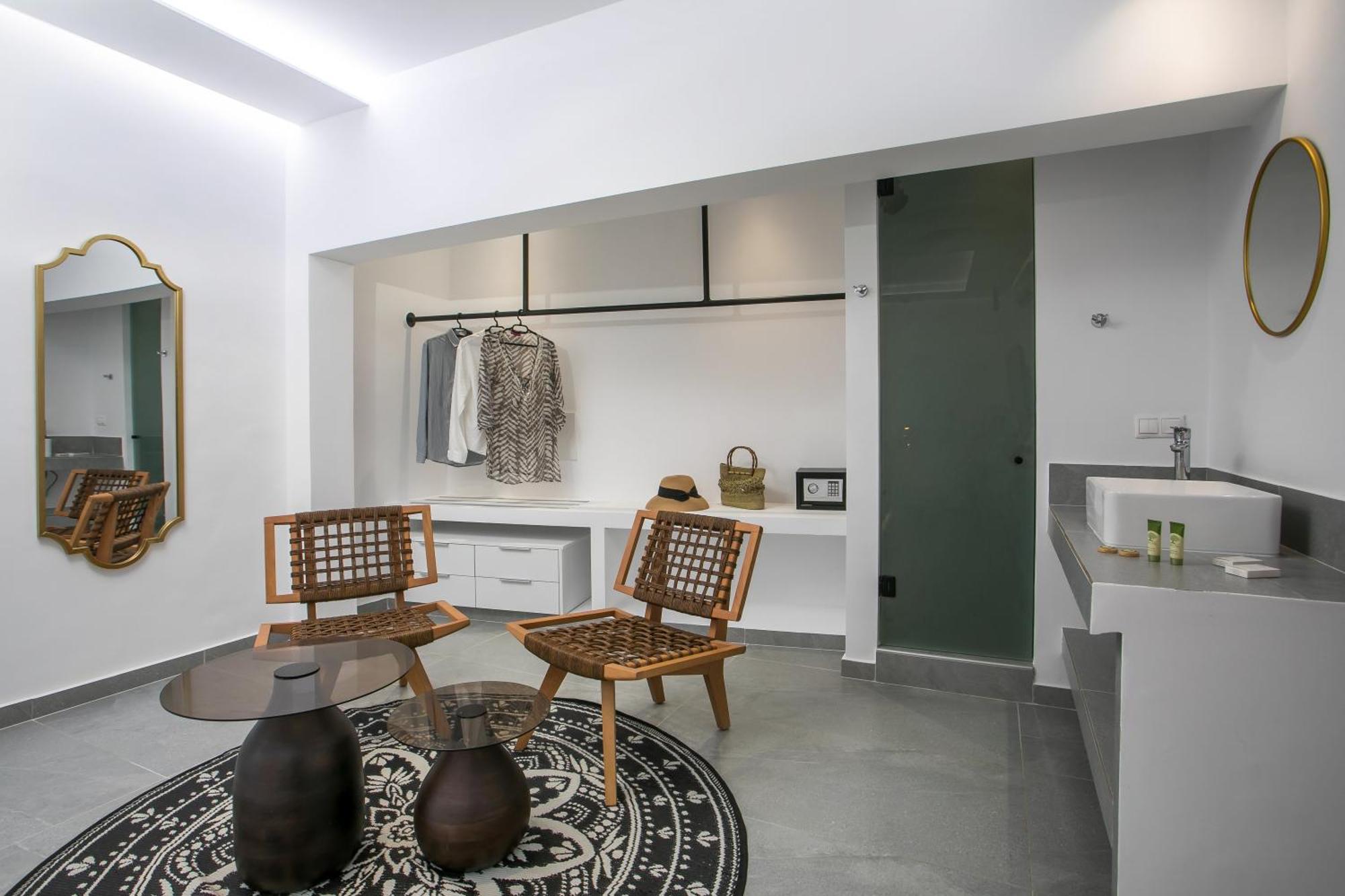 Calma Luxury Studios & Suites ファリラキ エクステリア 写真