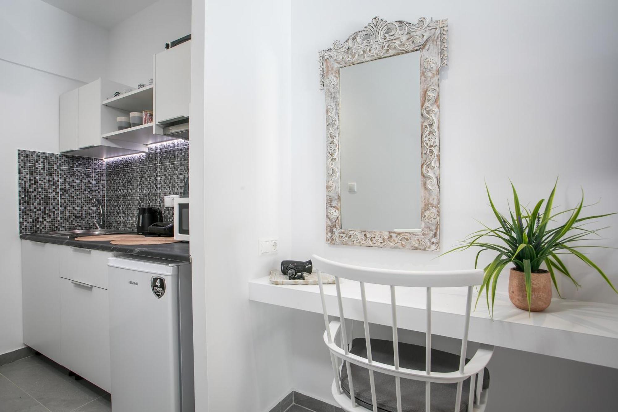 Calma Luxury Studios & Suites ファリラキ エクステリア 写真